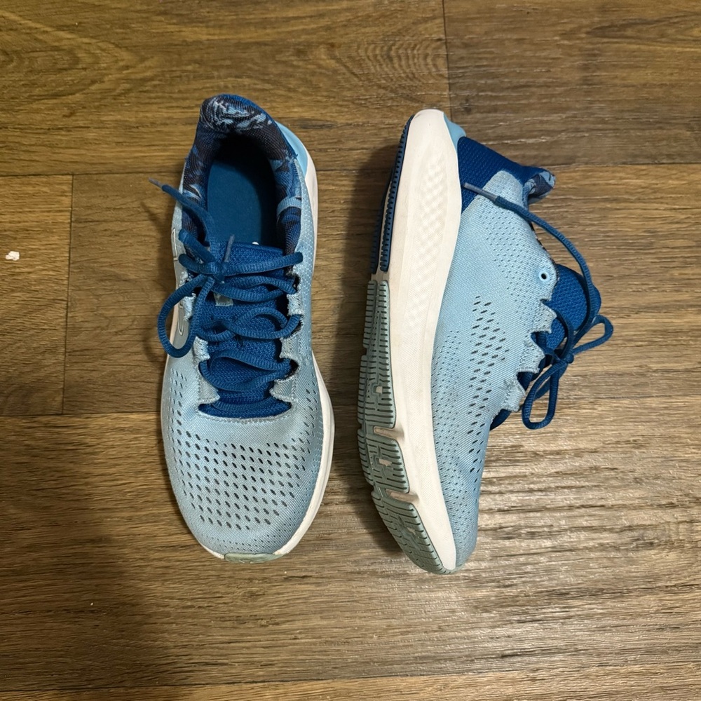 Under Armour Blue Running Shoes Size 9 Women